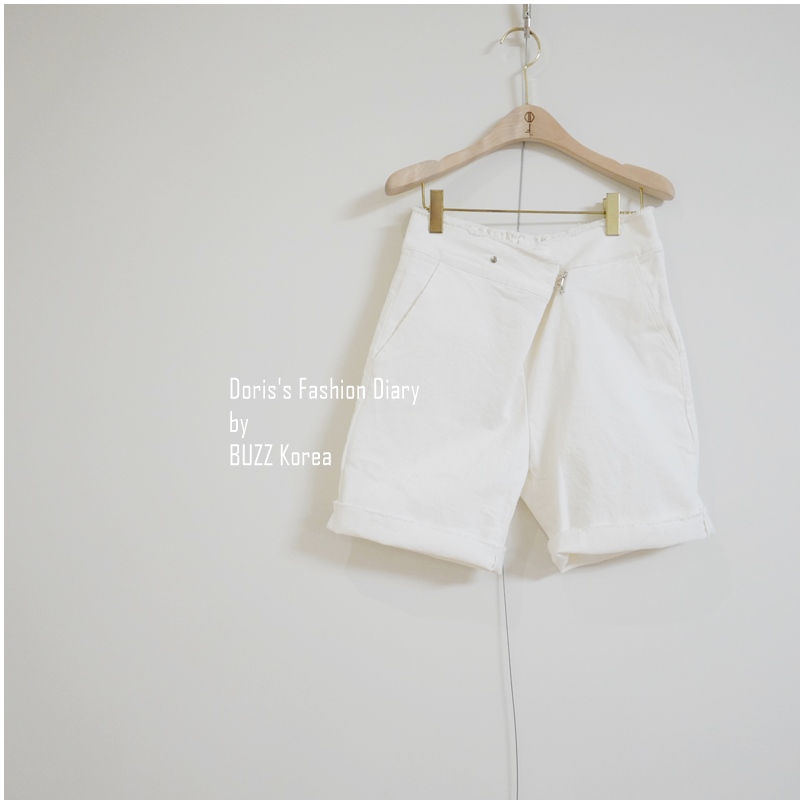 ♣ J050 勾勾設計白色單寧百慕達短褲 